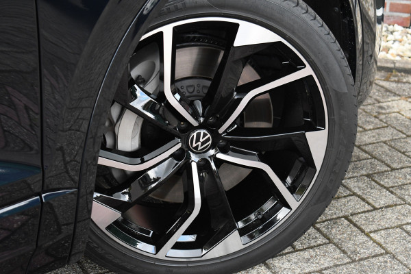 Volkswagen Touareg R 3.0 TSi eHybrid 4M Pano Trekh ACC Luchtvering 22inch