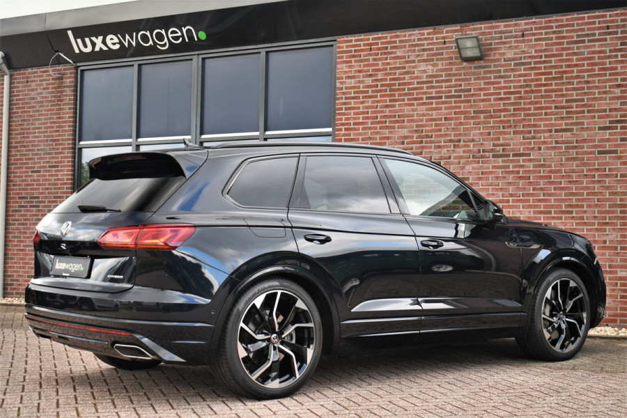 Volkswagen Touareg R 3.0 TSi eHybrid 4M Pano Trekh ACC Luchtvering 22inch