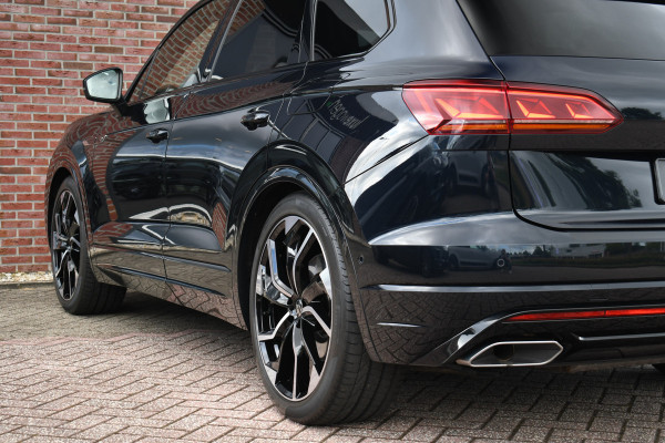 Volkswagen Touareg R 3.0 TSi eHybrid 4M Pano Trekh ACC Luchtvering 22inch