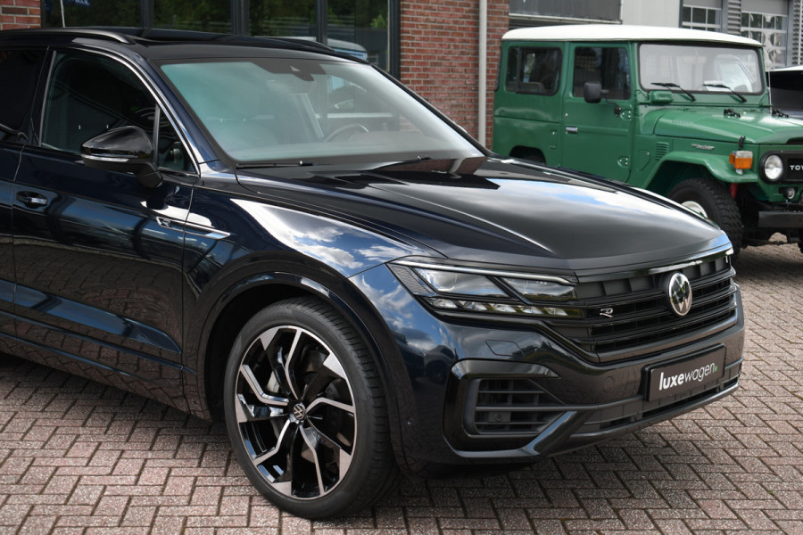 Volkswagen Touareg R 3.0 TSi eHybrid 4M Pano Trekh ACC Luchtvering 22inch