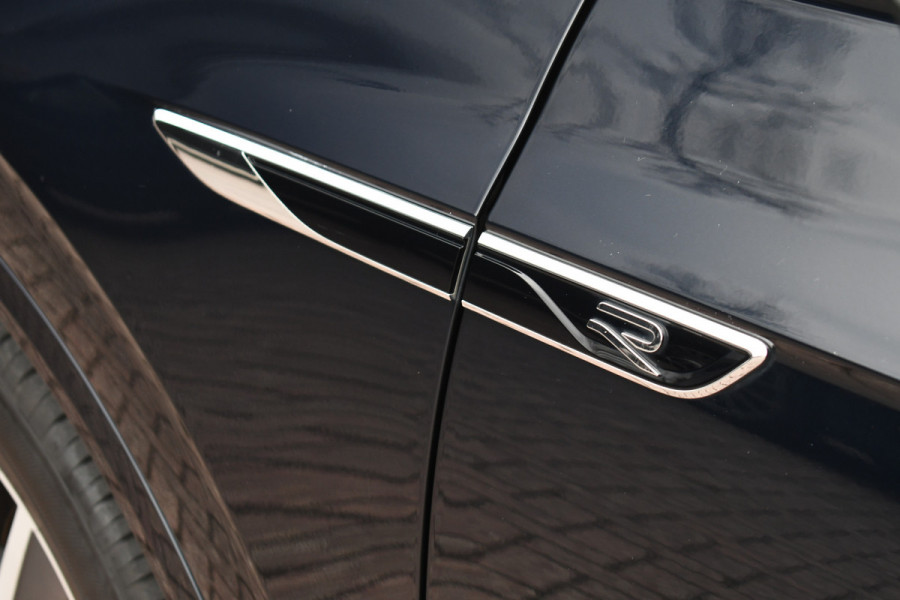 Volkswagen Touareg R 3.0 TSi eHybrid 4M Pano Trekh ACC Luchtvering 22inch