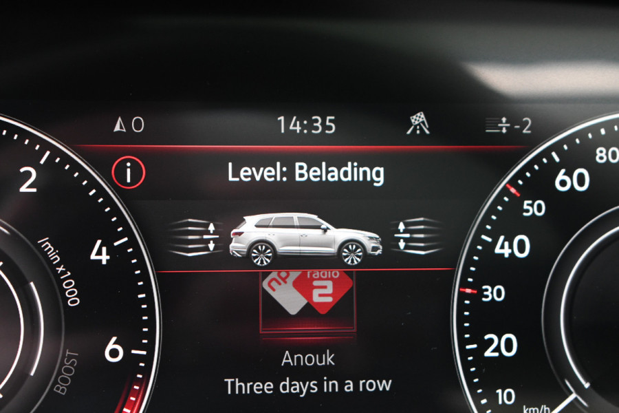 Volkswagen Touareg R 3.0 TSi eHybrid 4M Pano Trekh ACC Luchtvering 22inch