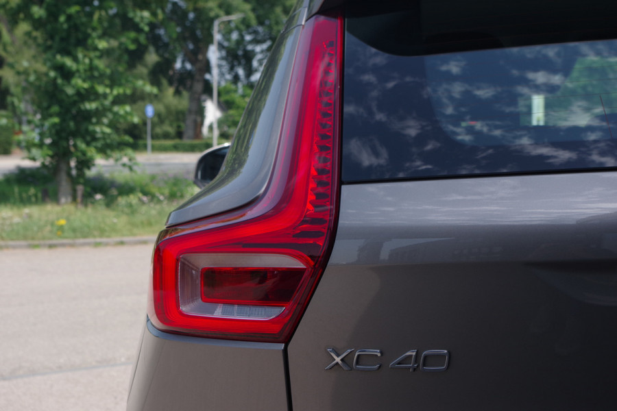 Volvo XC40 1.5 T4 211 PK Recharge Inscription Expression PHEV, Stoelverwarming, Carplay, Camera