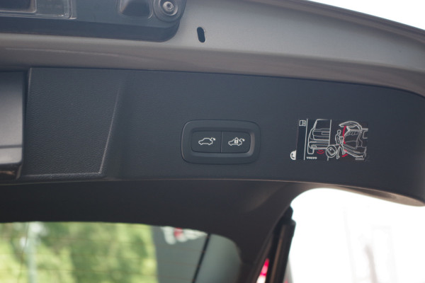 Volvo XC40 1.5 T4 211 PK Recharge Inscription Expression PHEV, Stoelverwarming, Carplay, Camera