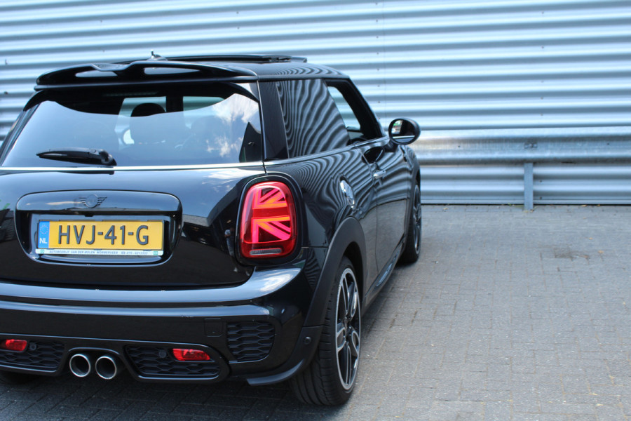 MINI Cooper S 2.0 192pk JC Works Automaat Panoramadak Clima Cruise Navi Camera Leder LMV Stoelverwarming