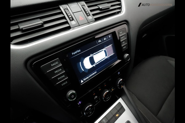 Škoda Octavia Combi 1.0 TSI Greentech Ambition Business (AUTOMAAT,APPLE CARPLAY,LED VERLICHTING,PARKEERSENSOR,CRUISE,LM-VELGEN)