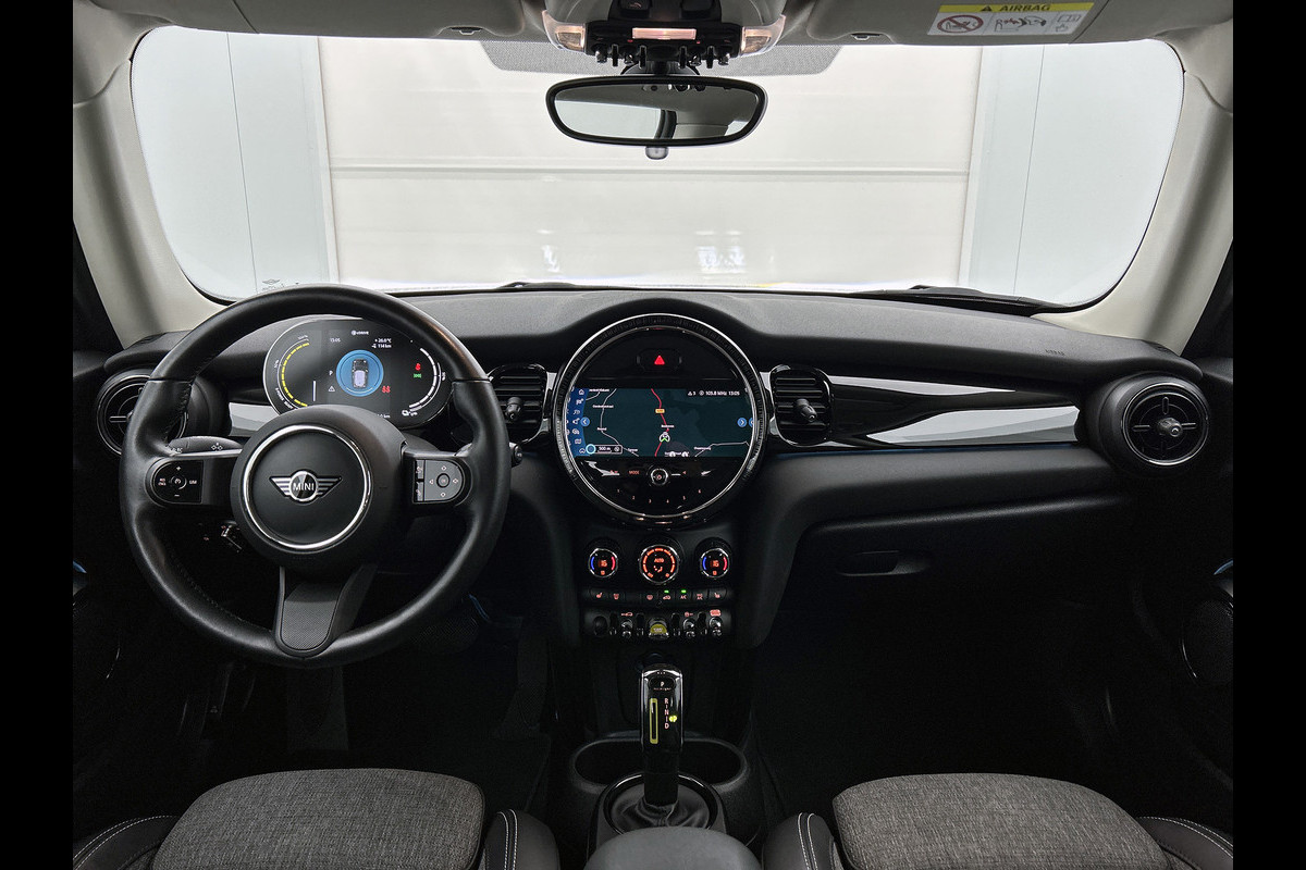 MINI Mini Electric Classic 33 kWh (NL-auto, 1e Eig, Dealer OnderH, Navi Pro, Carplay, Parkeersensoren, Climate Con, Etc)