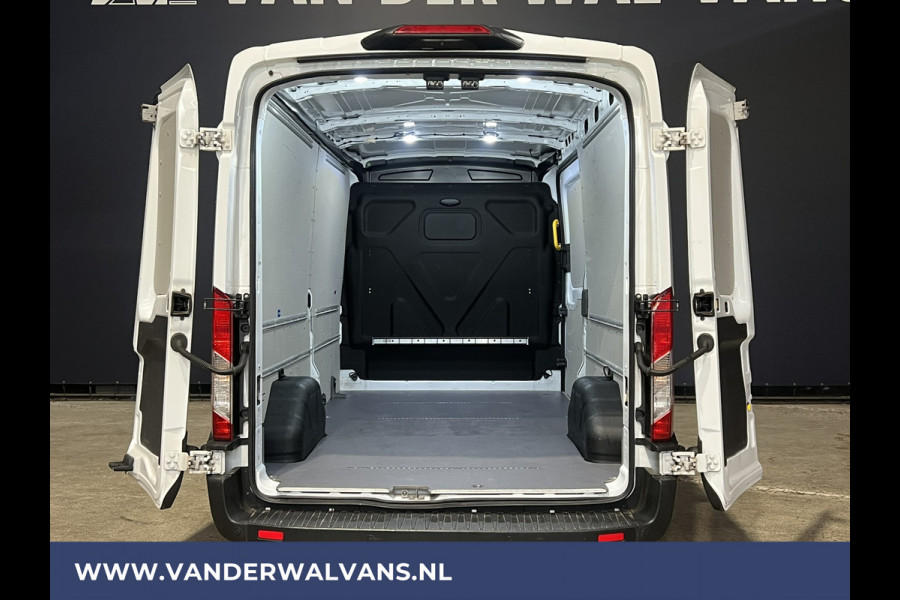 Ford Transit 2.0 TDCI 131pk L3H2 Euro6 Airco | Camera | Navigatie | Android Auto | Stoelverwarming Verwarmde voorruit, Cruisecontrol, Parkeersensoren, Elektrisch verstelbare bestuurdersstoel, Bijrijdersbank