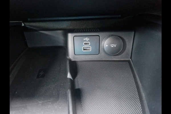 Ford Focus 1.0 EcoBoost Hybrid ST Line Wagon | SCI | Locatie Heerenveen | Automaat | Winterpack | 12.3 inch  Digital Cockpit | Achteruitrijcamera | Draadloos opladen |  Keyless Entry |