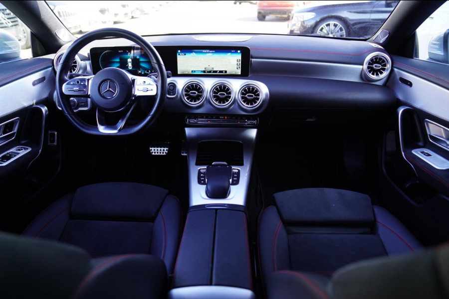 Mercedes-Benz CLA-Klasse 220 4MATIC Premium Plus | Achteruitrijcamera | Virtual Dash