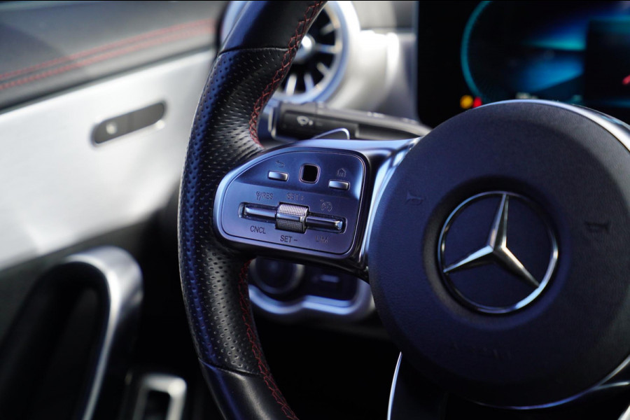 Mercedes-Benz CLA-Klasse 220 4MATIC Premium Plus | Achteruitrijcamera | Virtual Dash