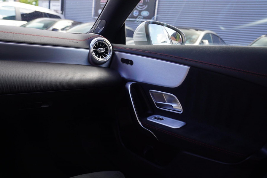 Mercedes-Benz CLA-Klasse 220 4MATIC Premium Plus | Achteruitrijcamera | Virtual Dash
