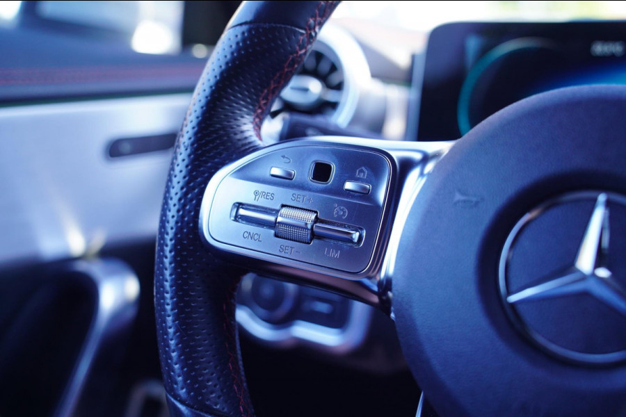 Mercedes-Benz CLA-Klasse 220 4MATIC Premium Plus | Achteruitrijcamera | Virtual Dash