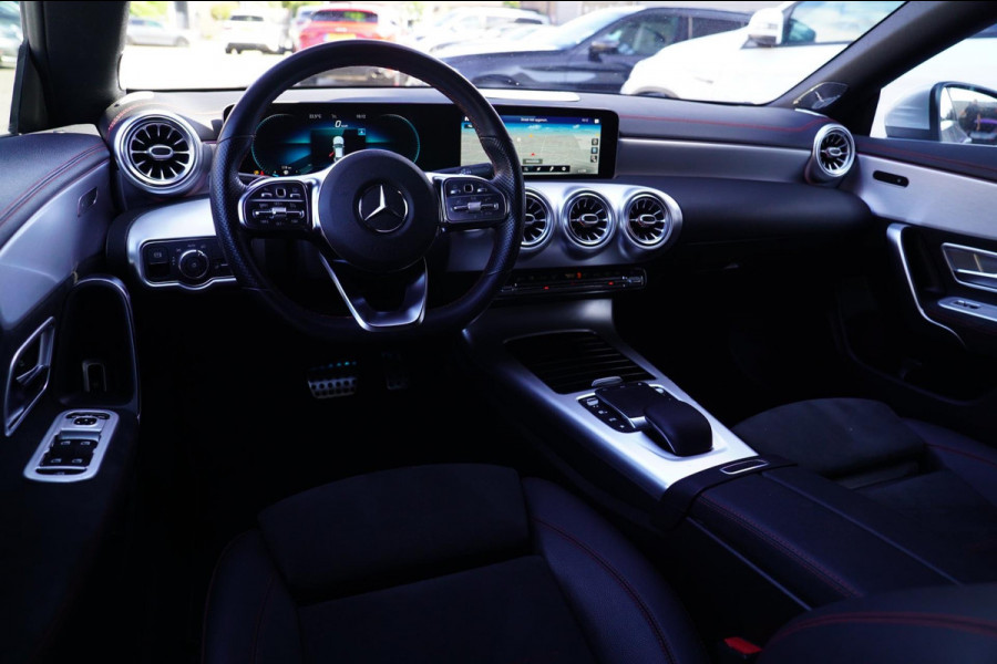 Mercedes-Benz CLA-Klasse 220 4MATIC Premium Plus | Achteruitrijcamera | Virtual Dash