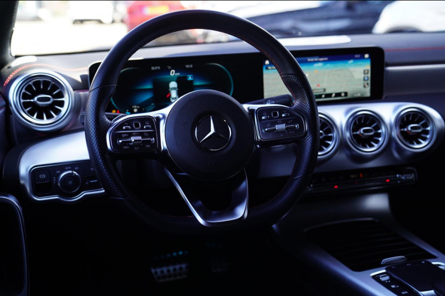 Mercedes-Benz CLA-Klasse 220 4MATIC Premium Plus | Achteruitrijcamera | Virtual Dash