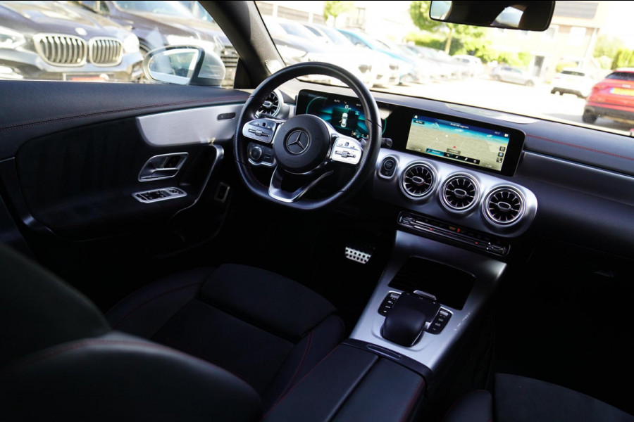 Mercedes-Benz CLA-Klasse 220 4MATIC Premium Plus | Achteruitrijcamera | Virtual Dash