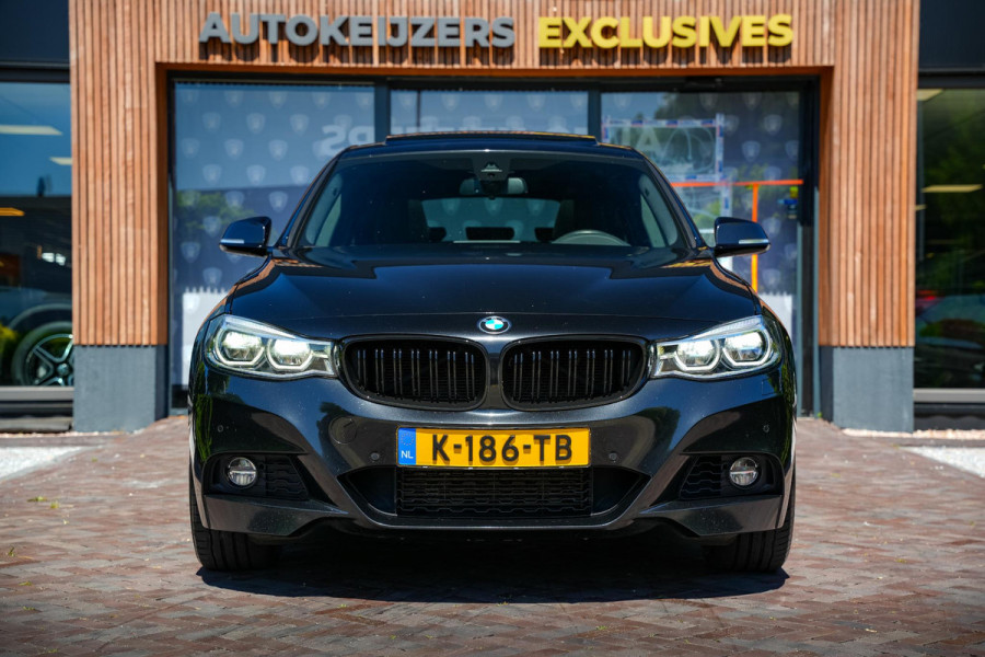 BMW 3-serie Gran Turismo 330d xDrive High Executive M Pakket Panoramadak Harman/Kardon Keyless HUD Trekhaak Alcantara