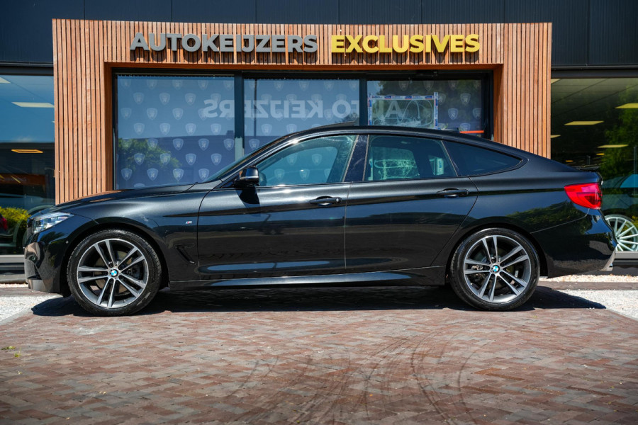 BMW 3-serie Gran Turismo 330d xDrive High Executive M Pakket Panoramadak Harman/Kardon Keyless HUD Trekhaak Alcantara