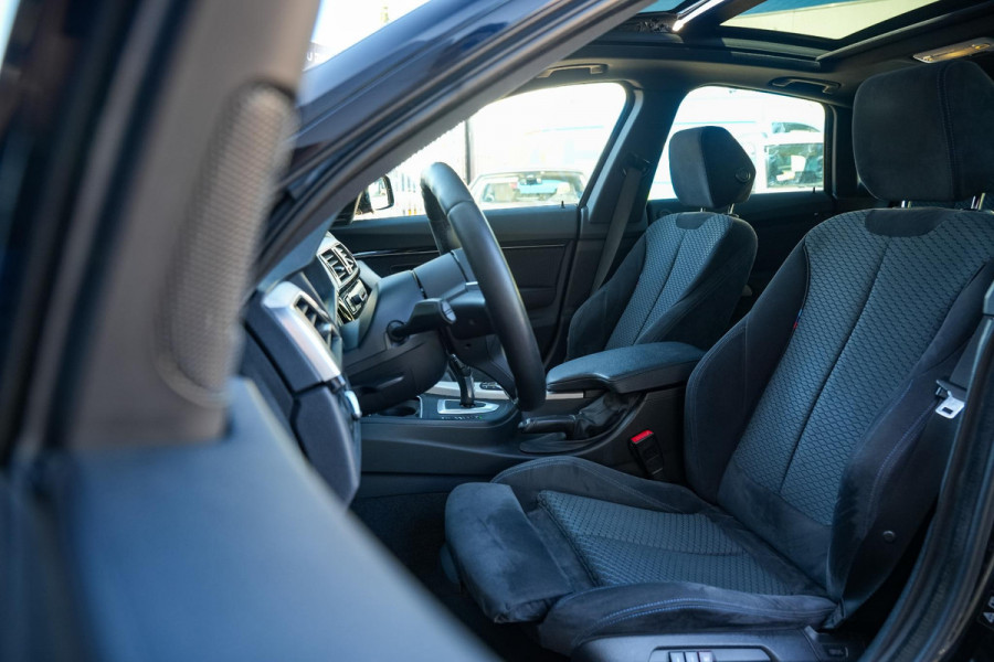 BMW 3-serie Gran Turismo 330d xDrive High Executive M Pakket Panoramadak Harman/Kardon Keyless HUD Trekhaak Alcantara