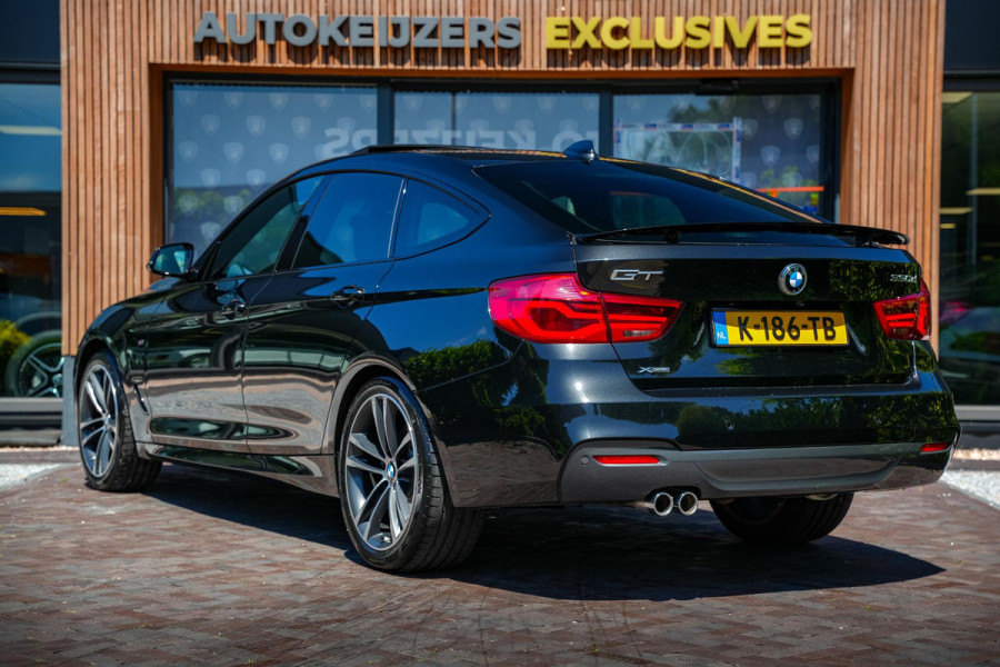 BMW 3-serie Gran Turismo 330d xDrive High Executive M Pakket Panoramadak Harman/Kardon Keyless HUD Trekhaak Alcantara
