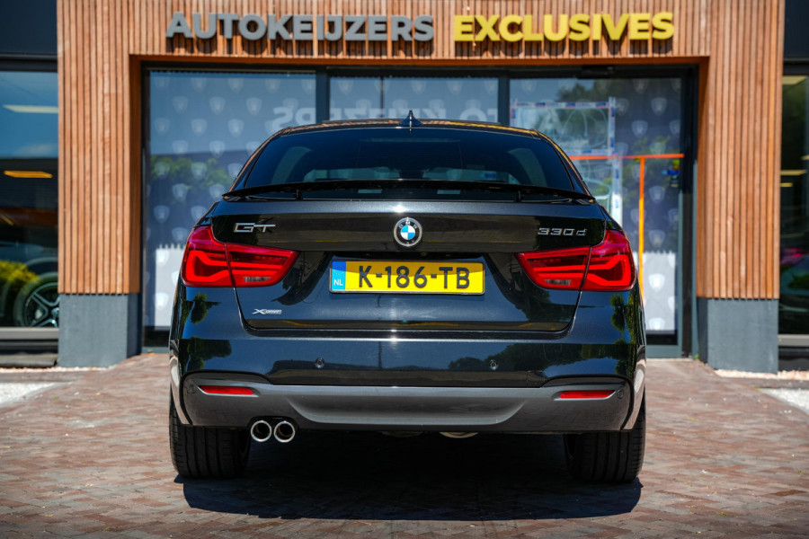 BMW 3-serie Gran Turismo 330d xDrive High Executive M Pakket Panoramadak Harman/Kardon Keyless HUD Trekhaak Alcantara