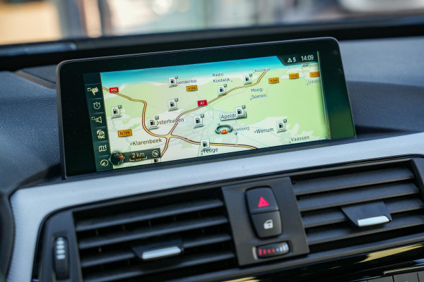 BMW 3-serie Gran Turismo 330d xDrive High Executive M Pakket Panoramadak Harman/Kardon Keyless HUD Trekhaak Alcantara