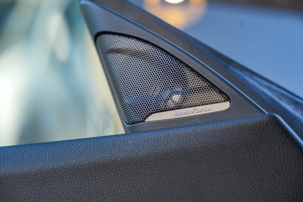 BMW 3-serie Gran Turismo 330d xDrive High Executive M Pakket Panoramadak Harman/Kardon Keyless HUD Trekhaak Alcantara
