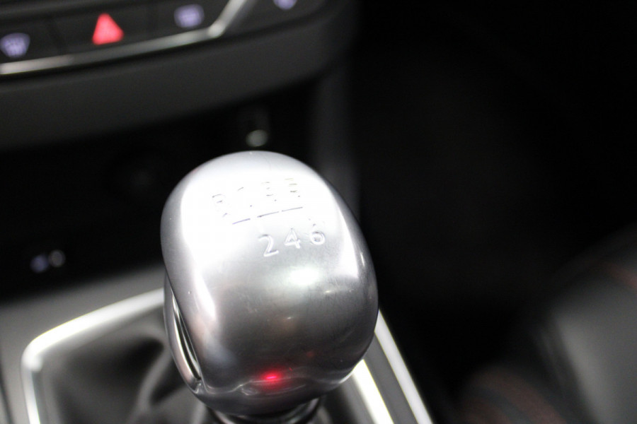 Peugeot 308 1.6 e-THP GT 205 PK Full Option
