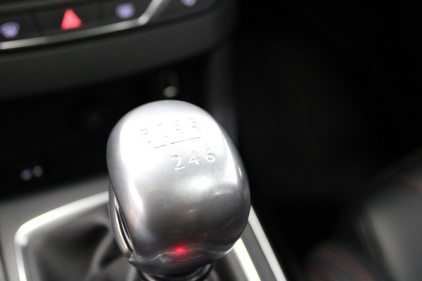 Peugeot 308 1.6 e-THP GT 205 PK Full Option