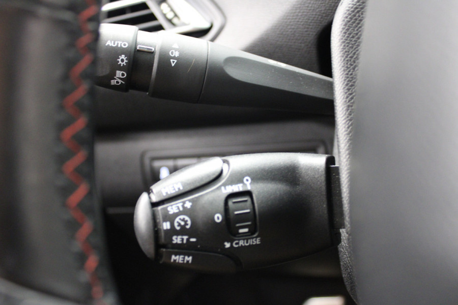 Peugeot 308 1.6 e-THP GT 205 PK Full Option