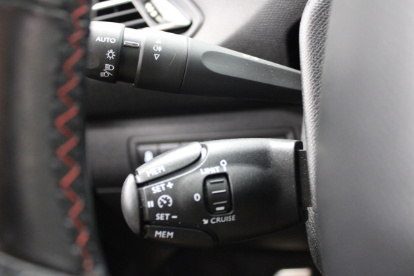 Peugeot 308 1.6 e-THP GT 205 PK Full Option