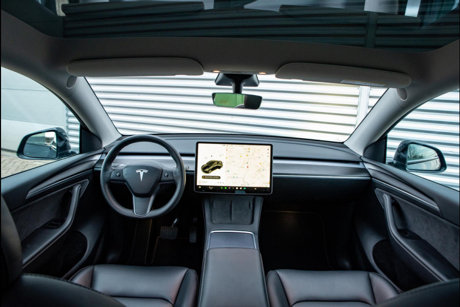 Tesla Model Y Long Range 75 kWh Stuurverw. Panodak
