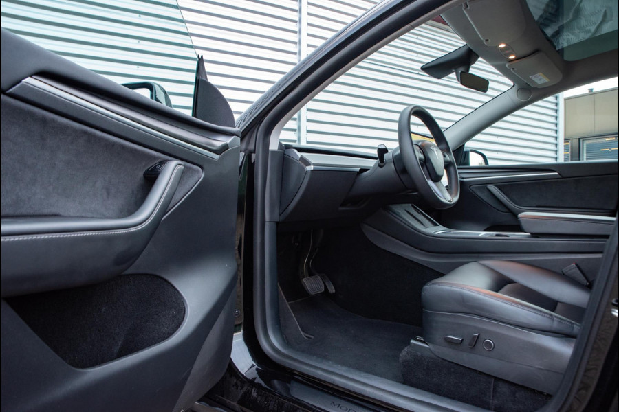 Tesla Model Y Long Range 75 kWh Stuurverw. Panodak