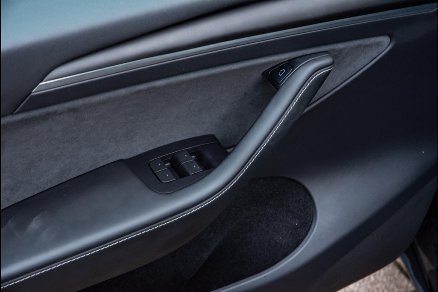 Tesla Model Y Long Range 75 kWh Stuurverw. Panodak