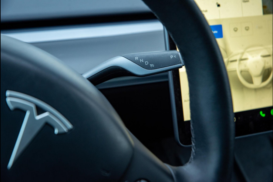 Tesla Model Y Long Range 75 kWh Stuurverw. Panodak