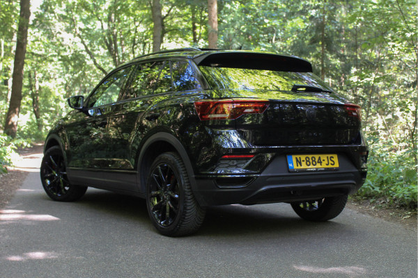 Volkswagen T-Roc 1.5 TSI Sport - Trekhaak, Panoramadak, Cruise, Airco, Stoelverwarming, Navigatie, Etc!
