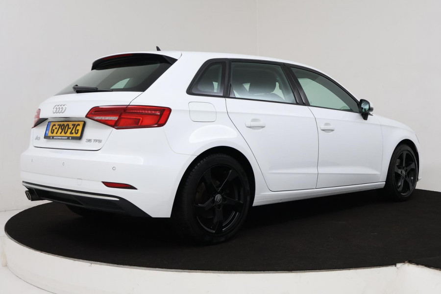 Audi A3 Sportback 35 TFSI CoD Advance (DIGITALE COCKPIT, NAVIGATIE, BLUETOOTH, PARKEERSENSOREN, NL-AUTO, GOED ONDERHOUDEN)
