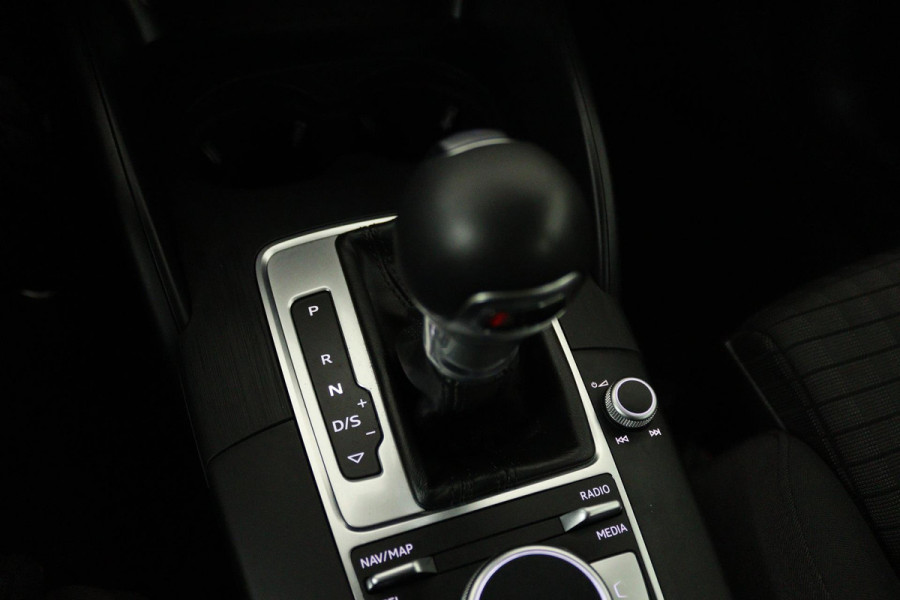 Audi A3 Sportback 35 TFSI CoD Advance (DIGITALE COCKPIT, NAVIGATIE, BLUETOOTH, PARKEERSENSOREN, NL-AUTO, GOED ONDERHOUDEN)