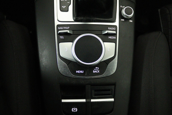 Audi A3 Sportback 35 TFSI CoD Advance (DIGITALE COCKPIT, NAVIGATIE, BLUETOOTH, PARKEERSENSOREN, NL-AUTO, GOED ONDERHOUDEN)