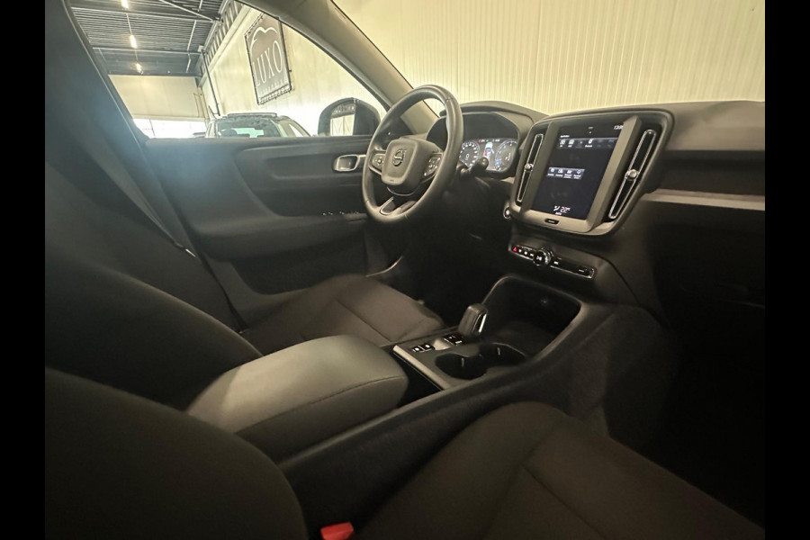 Volvo XC40 1.5 T2 Momentum Core | CARPLAY | ESC | PARK ASSISTANT