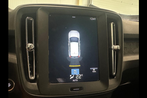 Volvo XC40 1.5 T2 Momentum Core | CARPLAY | ESC | PARK ASSISTANT