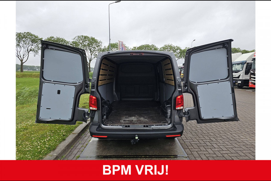 Volkswagen Transporter 2.0 TDI T6.1 L2H1 Euro6 Airco 3-Zits Camera 1e Eigenaar NAP Trekhaak!
