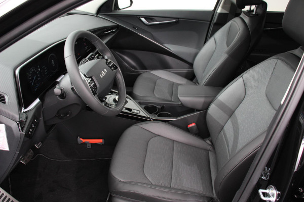 Kia Niro EV ExecutiveLine 64.8 kWh | DEMO! | Navigatie | Half Leder | Schuif-kantel dak | Elektrisch bedienbare achterklep | DAB | Led | Camera