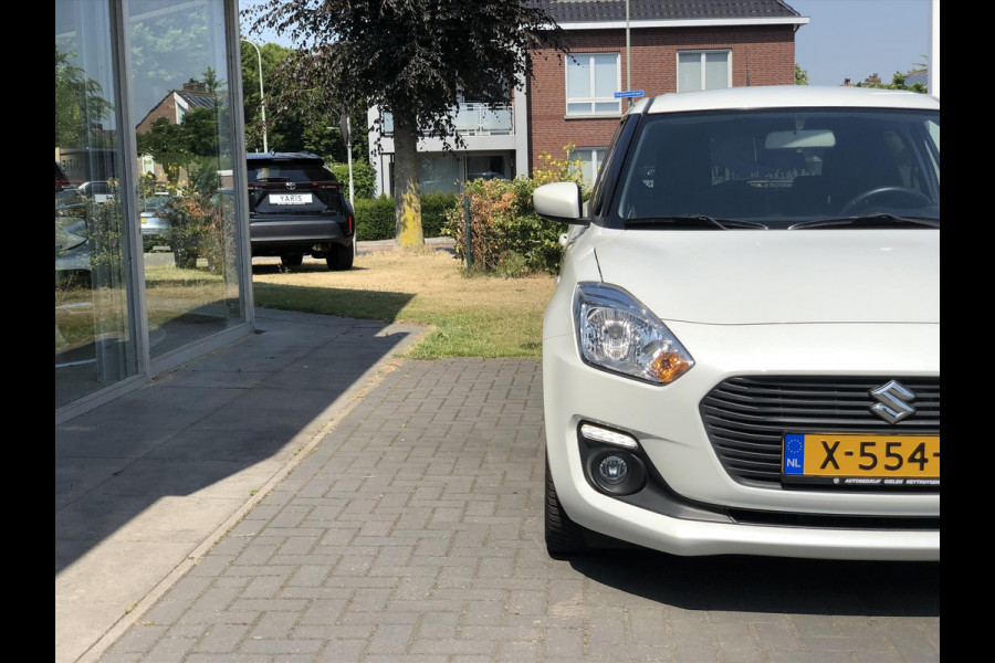 Suzuki Swift 1.0 Boosterjet 112pk Select | Stoelverwarming, Lichtmetalen velgen, Parkeercamera, Airco, Apple CarPlay/Android Auto