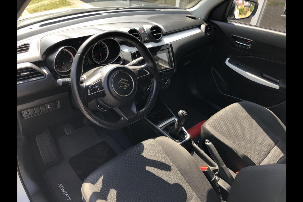 Suzuki Swift 1.0 Boosterjet 112pk Select | Stoelverwarming, Lichtmetalen velgen, Parkeercamera, Airco, Apple CarPlay/Android Auto