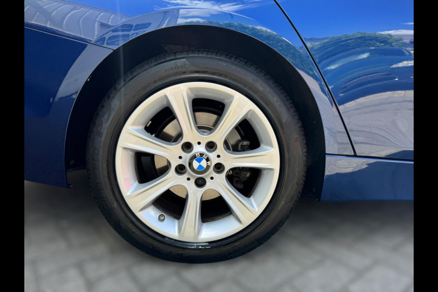 BMW 3-serie 320i High Executive 184 PK / PDC / NAVIGATIE / CRUISE / NL AUTO / LEDER / AUTOMAAT