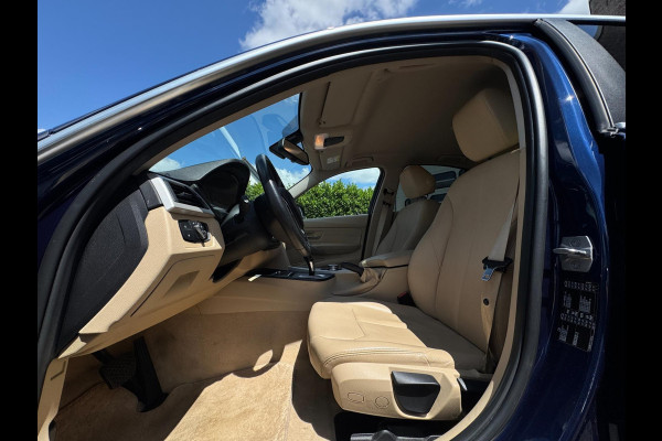 BMW 3-serie 320i High Executive 184 PK / PDC / NAVIGATIE / CRUISE / NL AUTO / LEDER / AUTOMAAT