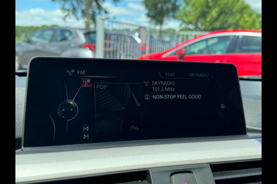 BMW 3-serie 320i High Executive 184 PK / PDC / NAVIGATIE / CRUISE / NL AUTO / LEDER / AUTOMAAT