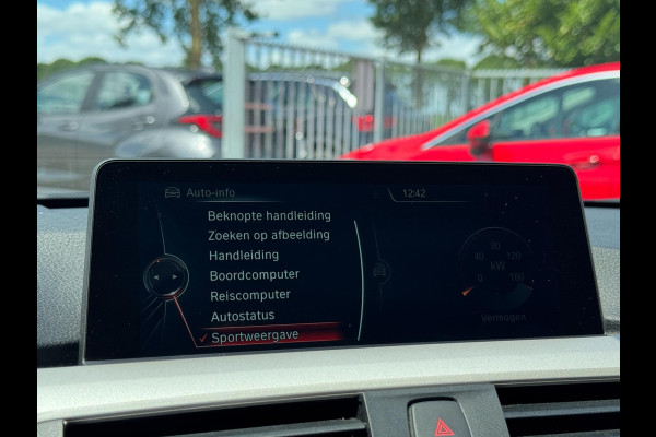 BMW 3-serie 320i High Executive 184 PK / PDC / NAVIGATIE / CRUISE / NL AUTO / LEDER / AUTOMAAT