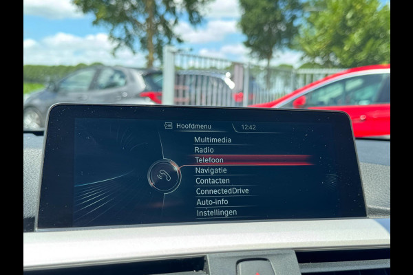 BMW 3-serie 320i High Executive 184 PK / PDC / NAVIGATIE / CRUISE / NL AUTO / LEDER / AUTOMAAT